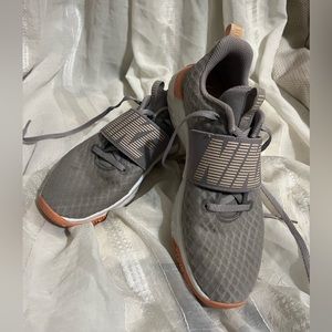 Nike Women’s Renew Sneakers Gray And Peach Size 7.5 Pre-Owned